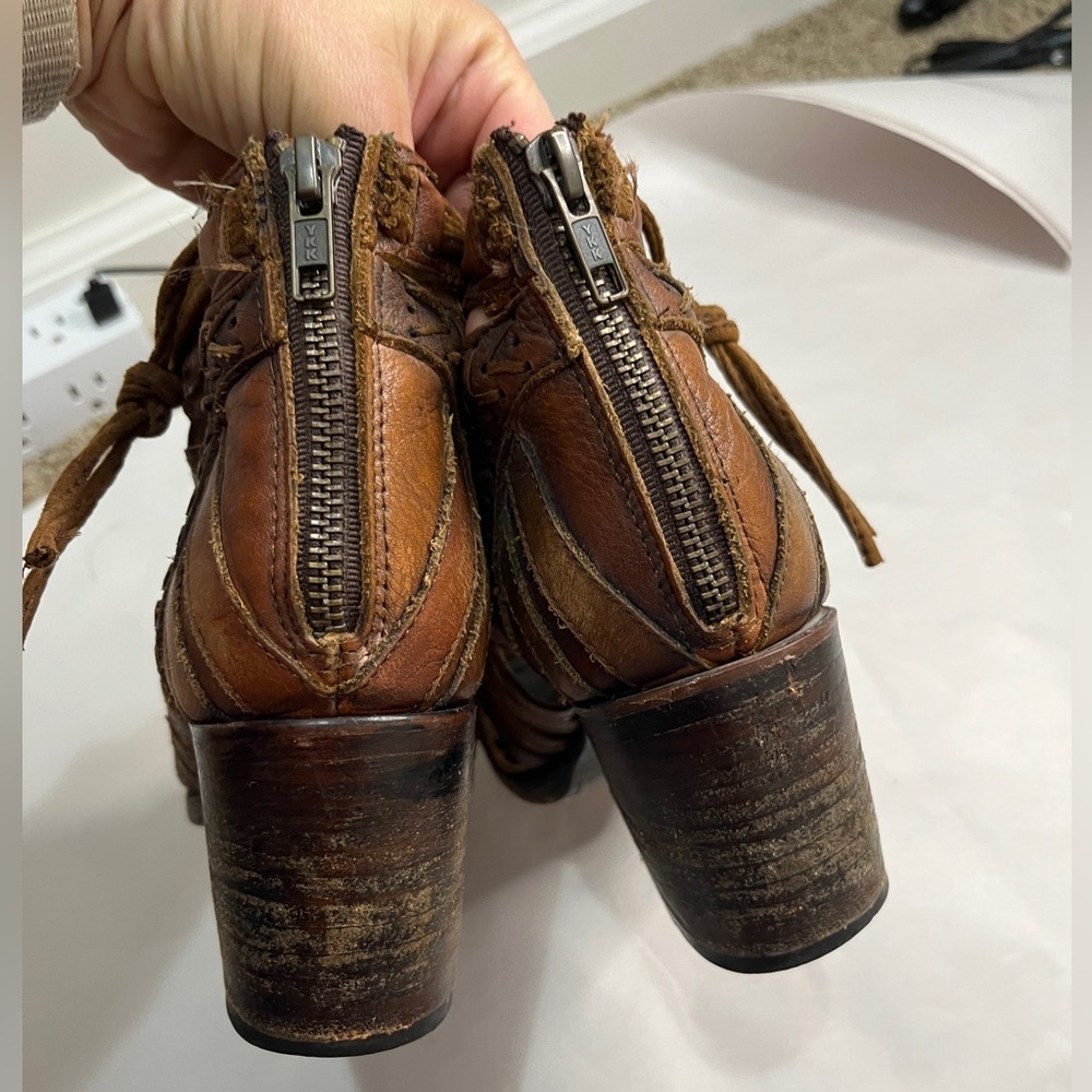 Freebird Wazee Bootie Sandal Brown Sz 7 Cowgirl western boho distressed - Picture 6 of 13